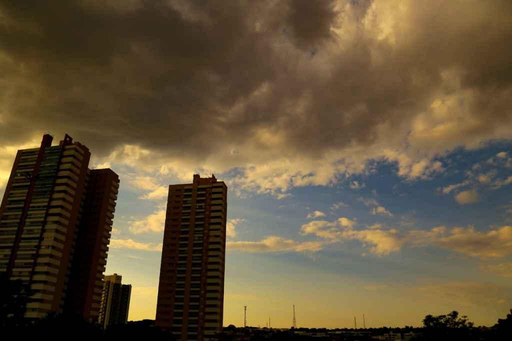Segunda-feira será de baixa umidade e calorão de até 39°C