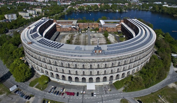 Arena construída para comícios de Hitler vai sediar casa de ópera