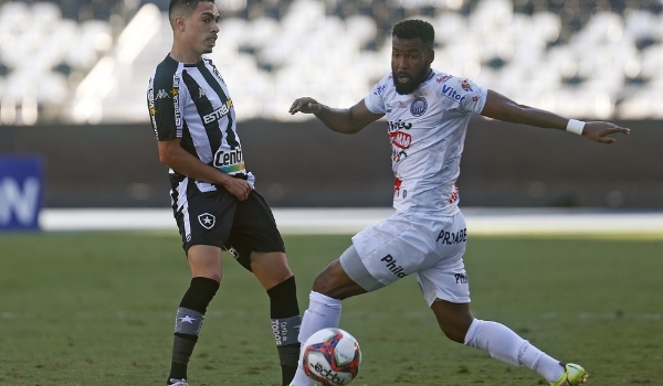Hugo vê Carlinhos e Enderson como essenciais para evolução no Botafogo: 