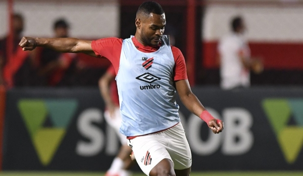 Athletico tem três reforços para 2022 e ainda aguarda resposta de Nikao, cobiçado no mercado