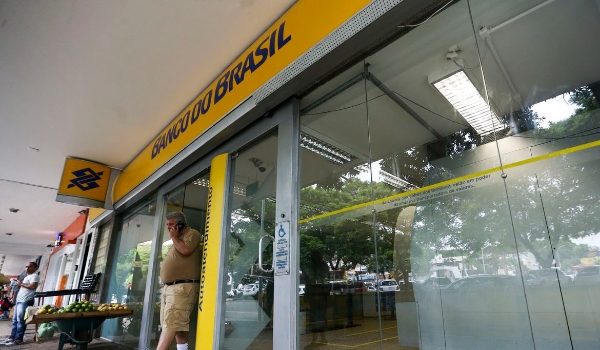 Agências bancárias funcionam para o público até quinta-feira