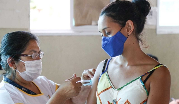 Oito públicos vacinam contra covid hoje em Campo Grande