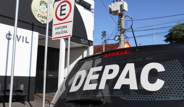 Após exigir dinheiro para comprar droga, homem espanca irmão e atira em casa