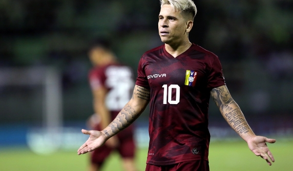 Sem dinheiro e com baixa expectativa, São Paulo monitora Soteldo e sonha com investidor