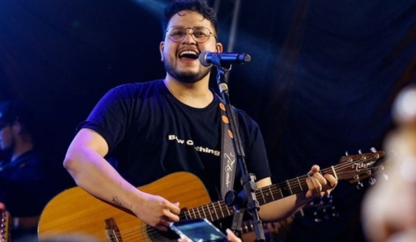 Cantor Maurílio morre em hospital de Goiânia