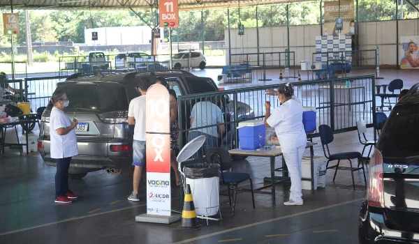 Campo Grande estabelece por lei multa de R$ 1 mil para “fura-filas” da vacina