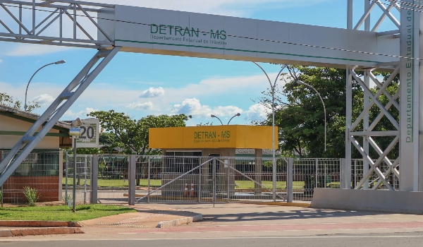 Detran abre em janeiro leilão com 34 lotes de veículos para sucata