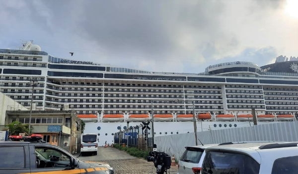 MSC Splendida com Réveillon previsto no RJ retorna às pressas para o Porto de Santos após surto de Covid-19