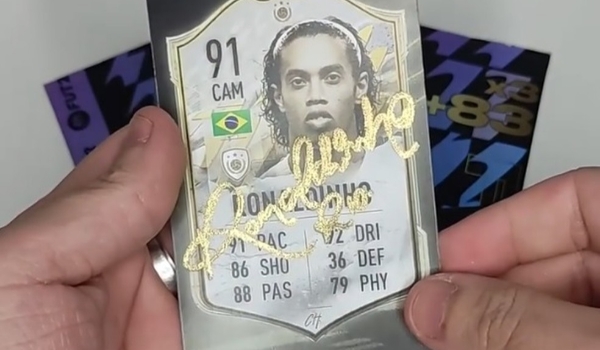 FIFA 22: artista cria cartas na vida real estilo figurinha
