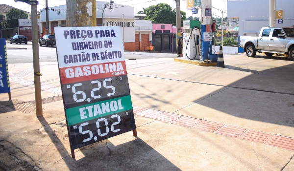 No último dia do ano gasolina é encontrada abaixo de R$ 6,30 na Capital