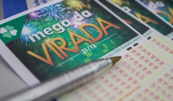 Mega da Virada 2021: duas apostas dividem prêmio de R$ 378 milhões; veja dezenas