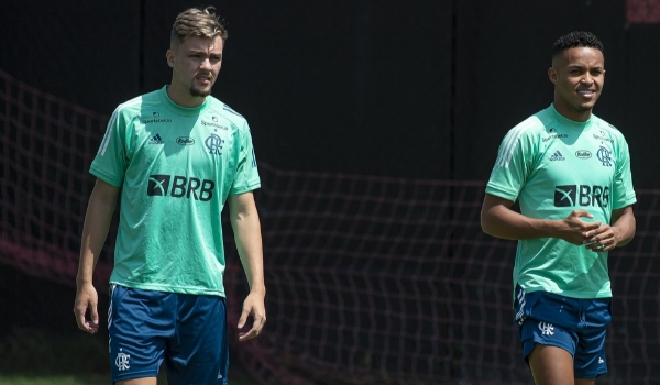 Com 14 garotos e à espera de reforços da Copinha, Flamengo abre 2022 de olho no Carioca