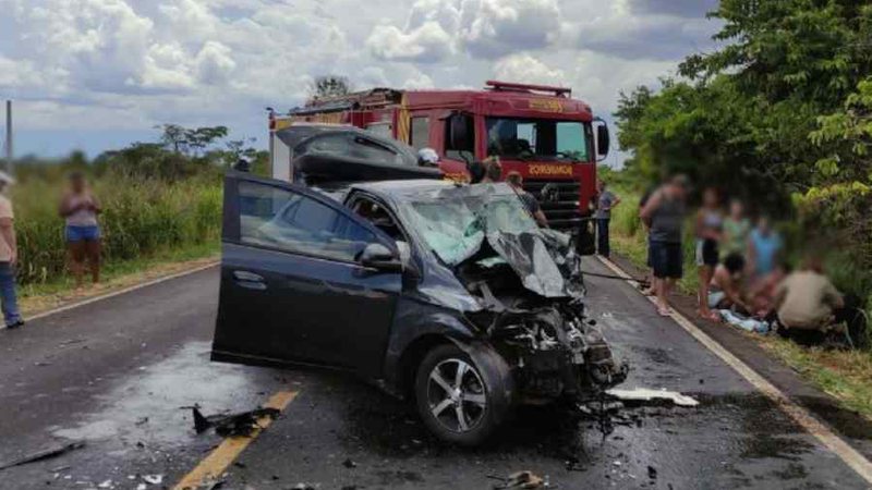 Motorista que ficou presa nas ferragens em acidente com morte voltava de viagem com marido