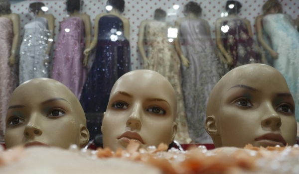Talibãs ordenam decapitação de manequins em lojas de roupas no Afeganistão