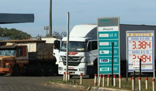 Estado deixa de arrecadar R$ 156,6 milhões de ICMS para barrar aumento do diesel
