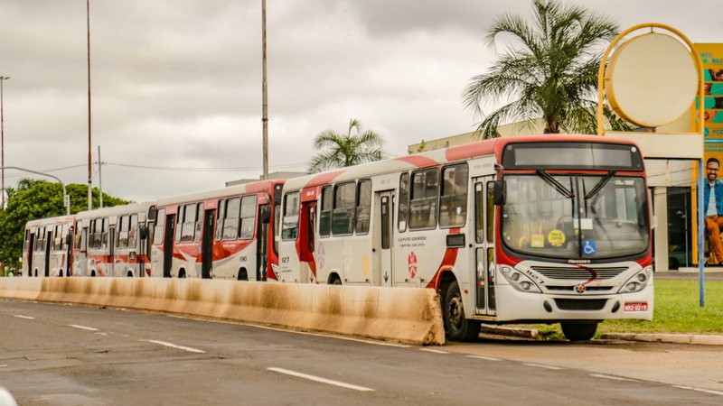Nos terminais, motoristas divergem opiniões sobre paralisação de ônibus nesta sexta-feira