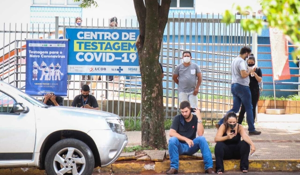 Casos de covid triplicam em janeiro no Estado