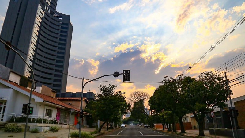 Dia deve ser quente e temperaturas podem chegar aos 37°C nesta quarta em MS