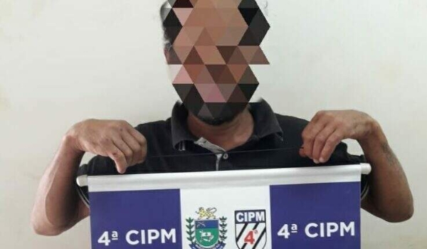 Foragido, homem é preso em confusão, após polícia descobrir homicídio na Bahia