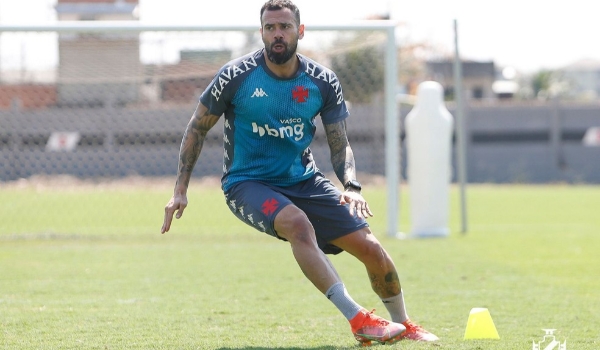 Fora dos planos do Vasco, Castan e Vanderlei se reapresentam e treinam em horários separados