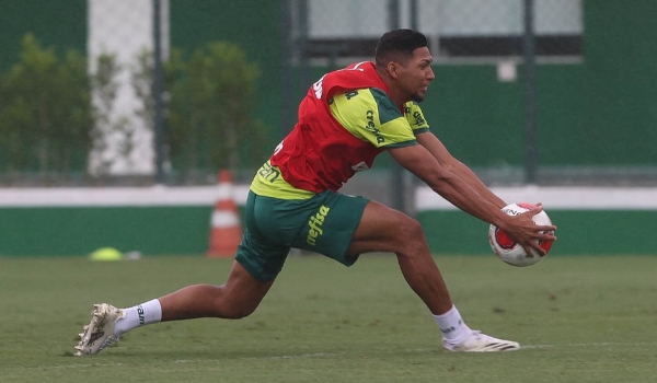 Rony nega problema com Dudu após trocar número no Palmeiras: 