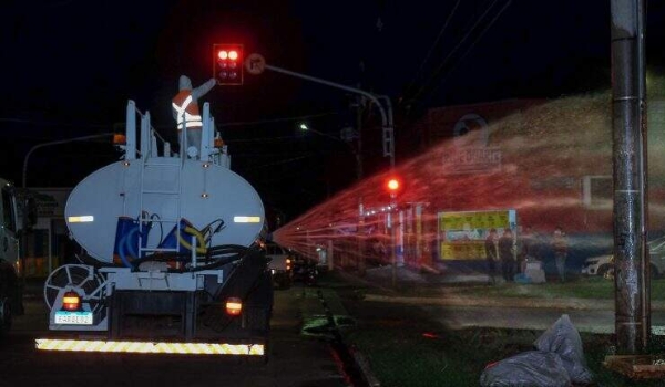 Prefeitura retoma desinfecção de ruas a partir desta quarta