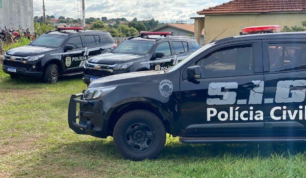 Durante operação, três são presos e polícia fecha dois entrepostos
