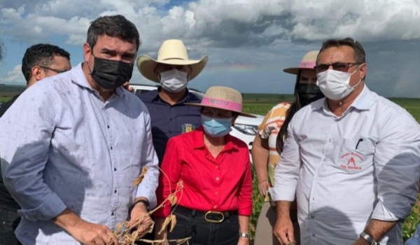Eduardo Riedel e ministra Tereza Cristina avaliam perdas na safra em função da estiagem na região sul do Estado