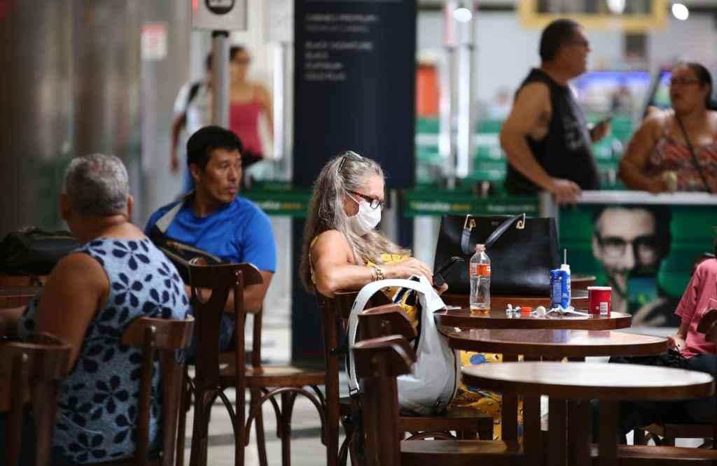 Anvisa dá aval a 8 testes rápidos; uso em massa é rejeitado
