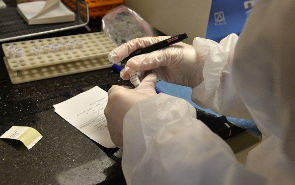 Hospitais já adiam cirurgias para liberar leitos