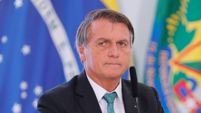 Bolsonaro volta a colocar em dúvida o resultado da eleição de 2018 no 1º turno