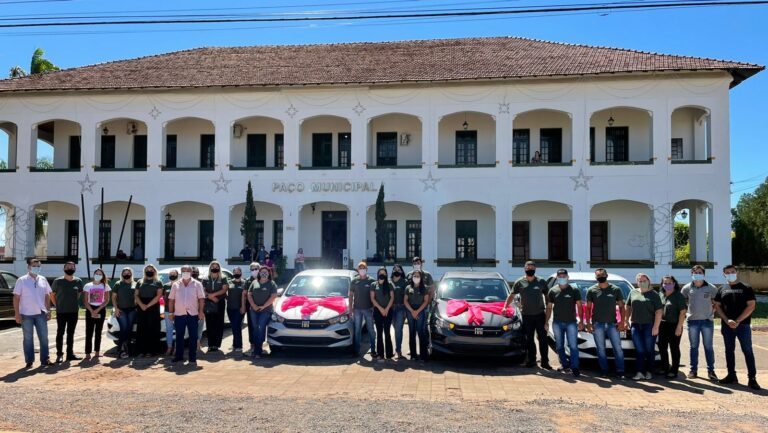 Prefeitura adquire cincos veículos novos para Assistência Social