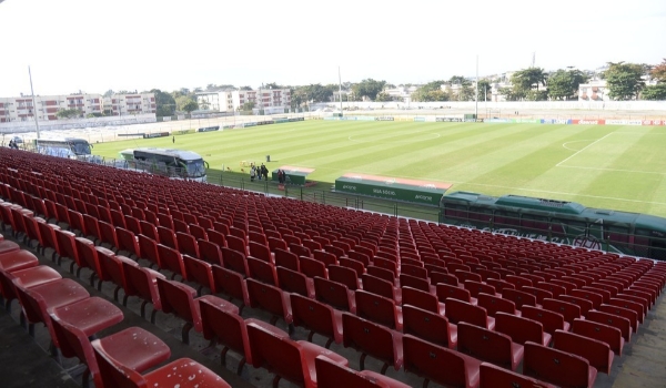 Flamengo realiza melhorias no estádio da Portuguesa, onde mandará seus jogos no Carioca