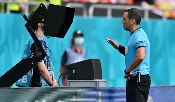 Sem brasileiros, Fifa anuncia árbitros para o Mundial de Clubes