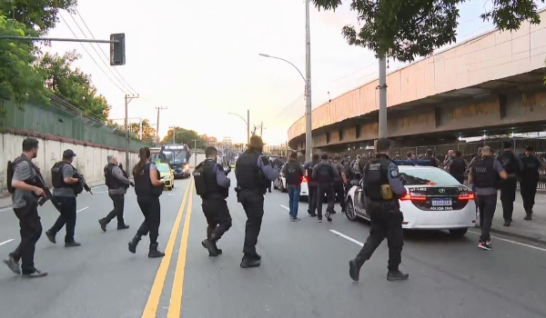 Operação no Jacarezinho dá início ao Cidade Integrada, novo projeto de ocupação de comunidades, 14 anos após criação das UPPs