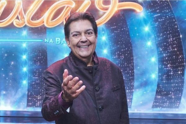 Faustão testa positivo para Covid-19 dois dias após estrear na Band