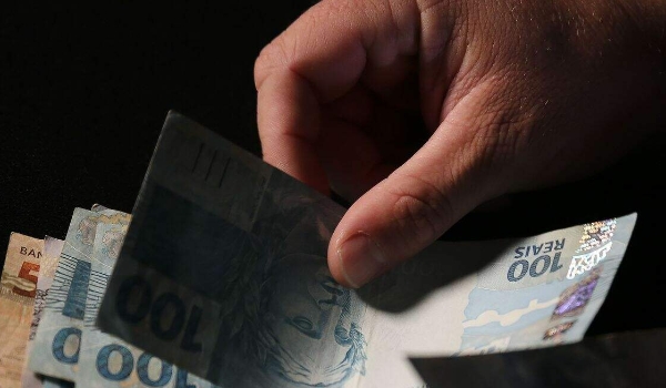 Caixa paga hoje Auxílio Brasil a cadastrados com inscrição final 4