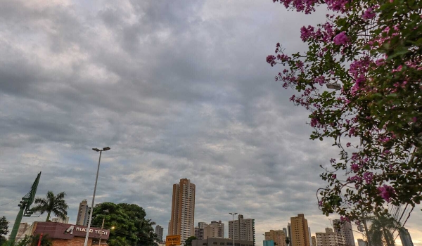 Sexta-feira será de calor e com chance de chuva isolada em todo Estado