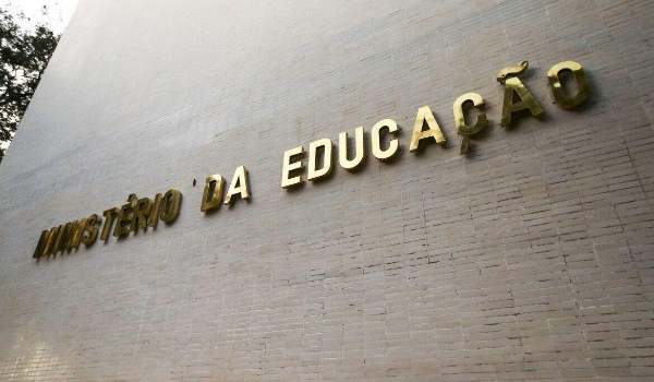 Enem 2022 está confirmado nos dias 13 e 20 de novembro