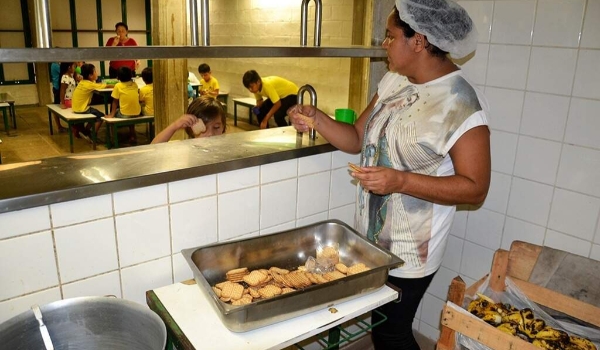 Prefeitura de Corumbá abre processo seletivo para 63 vagas na educação