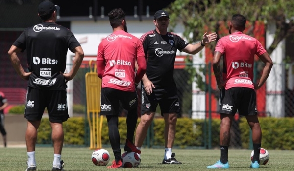 A uma semana da estreia, Ceni promove coletivo e ainda tem desfalques no São Paulo