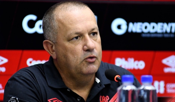 Manutenção do modelo de jogo do time principal e aposta nos jovens: a estreia do Athletico no Paranaense 