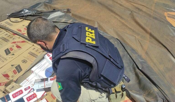 Motorista é preso no Paraná com 200 mil maços de cigarros abastecidos em MS