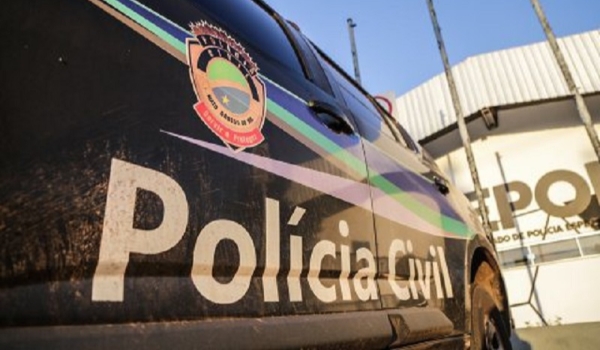 Policiais são xingados e agredidos com socos durante prisão de ladrão por roubo de bicicleta