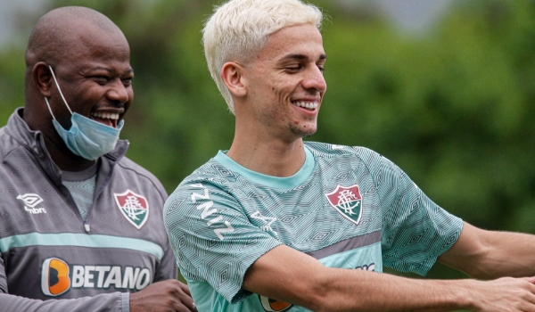 Time de Odair nos Emirados Árabes tenta contratar Gabriel Teixeira; Fluminense recusa 1ª proposta