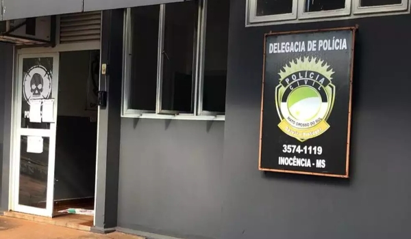 Motociclista colide em carreta parada em acostamento e morre na MS-112