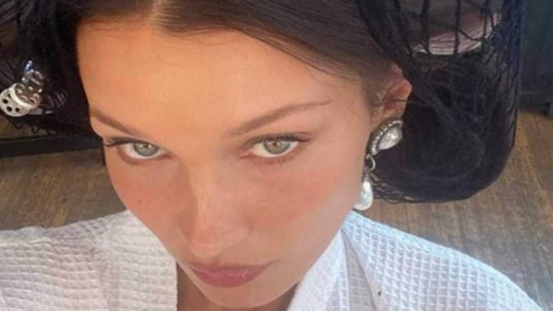 Bella Hadid fala abertamente sobre alcoolismo e revela estar sóbria há seis meses