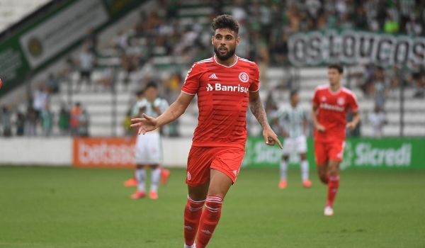 Permanência de Yuri Alberto até junho faz Inter não ter pressa por reposição e mirar outras urgências