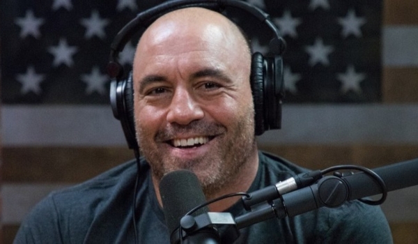 Joe Rogan: mentiras e preconceitos do podcaster que fez Neil Young pedir para sair do Spotify