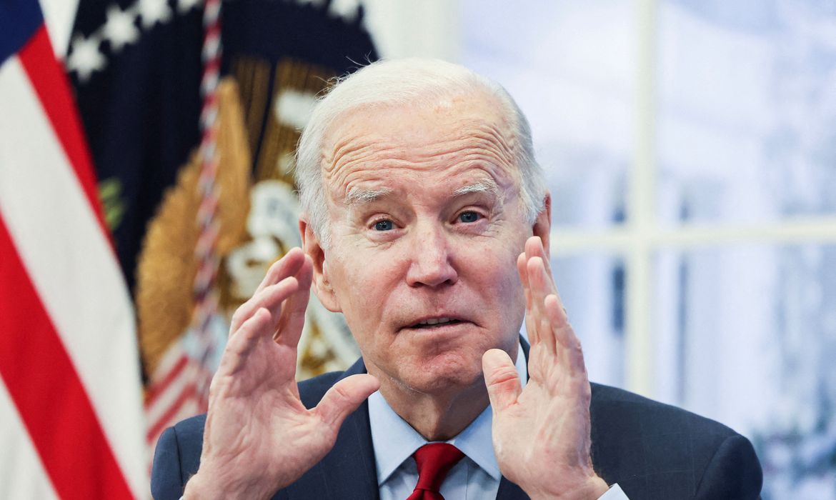 Rússia pode invadir a Ucrânia no próximo mês, alerta Biden